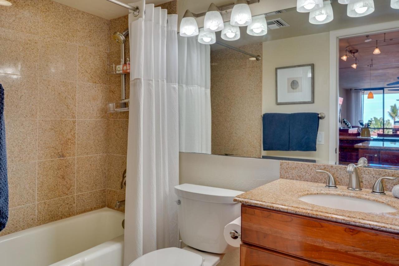 Kona Pacific Top Floor Retreat Ocean View And Pool! 카일루아 코나 외부 사진